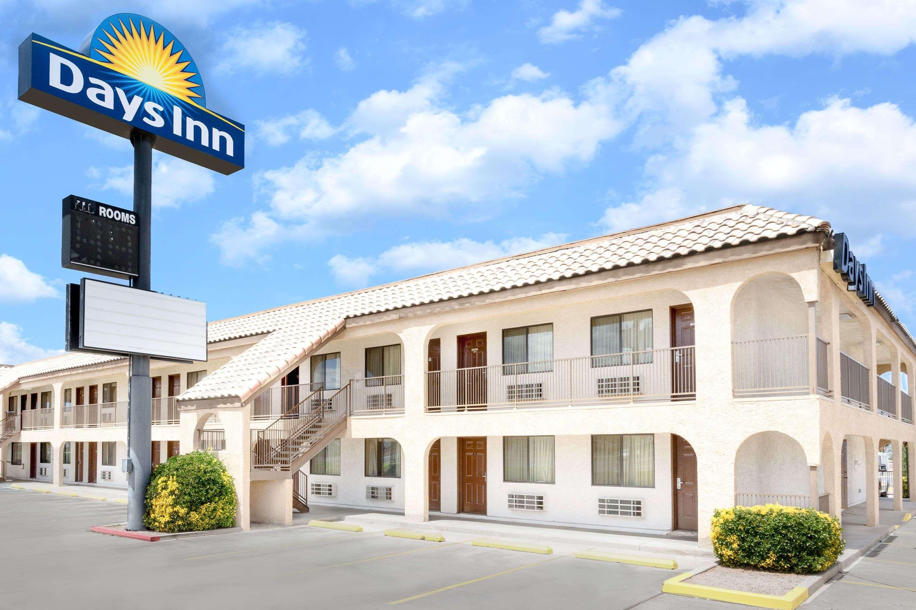 Days Inn By Wyndham Kingman East Exterior photo